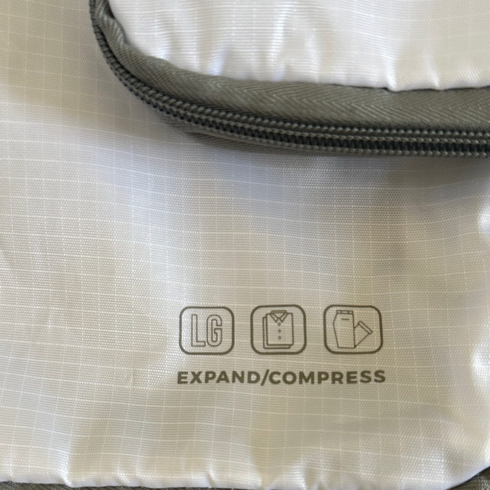 White Packing Cubes Set - Picture 3 of 4